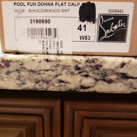 New Christian Louboutin White Leather Pool Sandals with White Spikes 41EU/8US - Picture 14 of 15